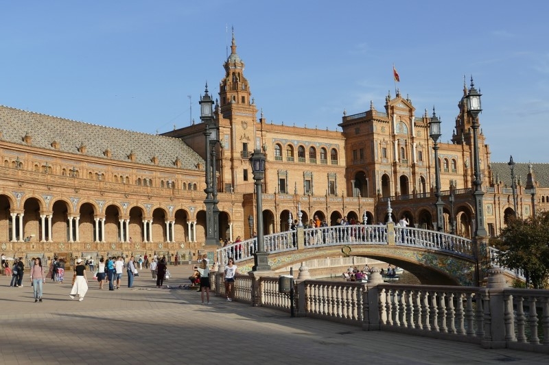Book a Transfer from Faro Airport to Seville (Spain)